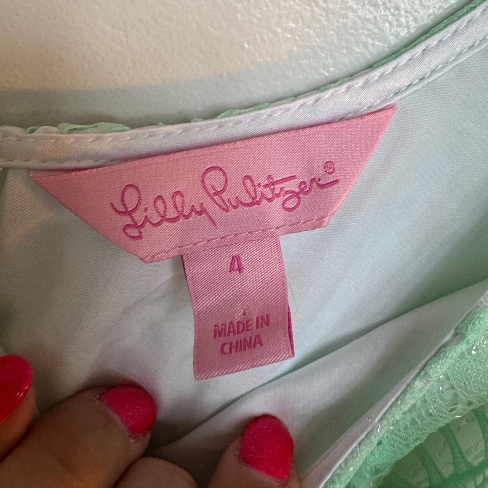 Lilly Pulitzer Lonnie Iridescent Daisy Lace Shift Dress
Size 4 - Picture 7 of 9